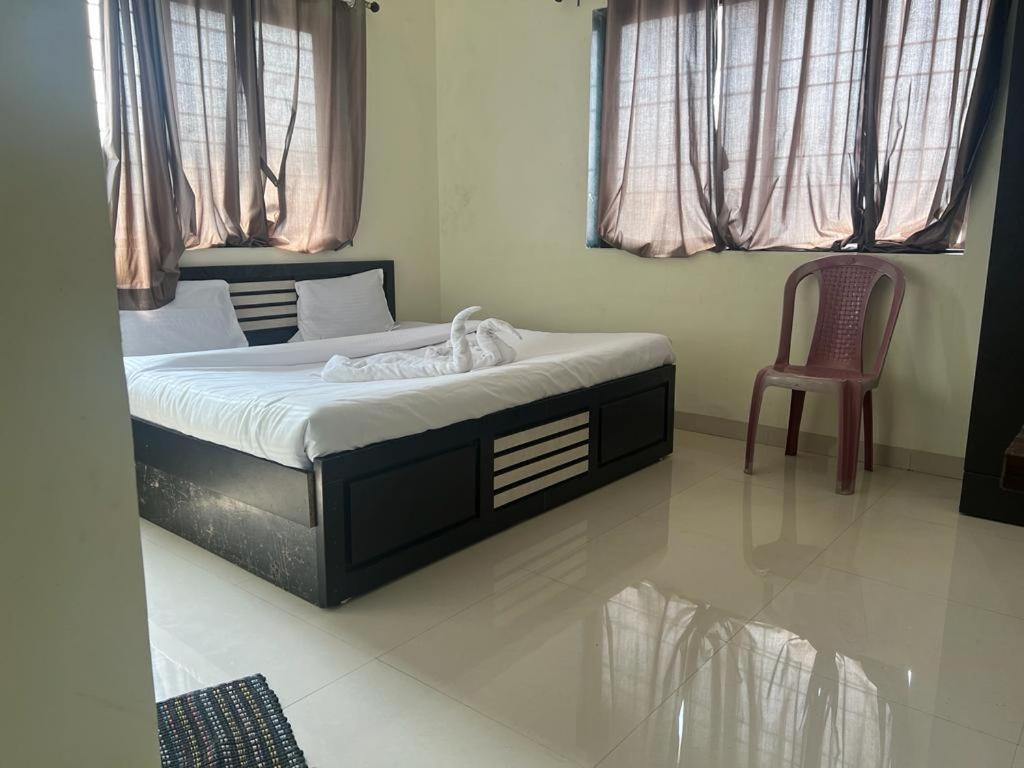 Blue Bell Homestay Лонавала Екстериор снимка