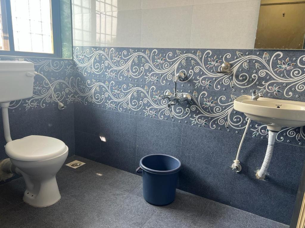 Blue Bell Homestay Лонавала Екстериор снимка
