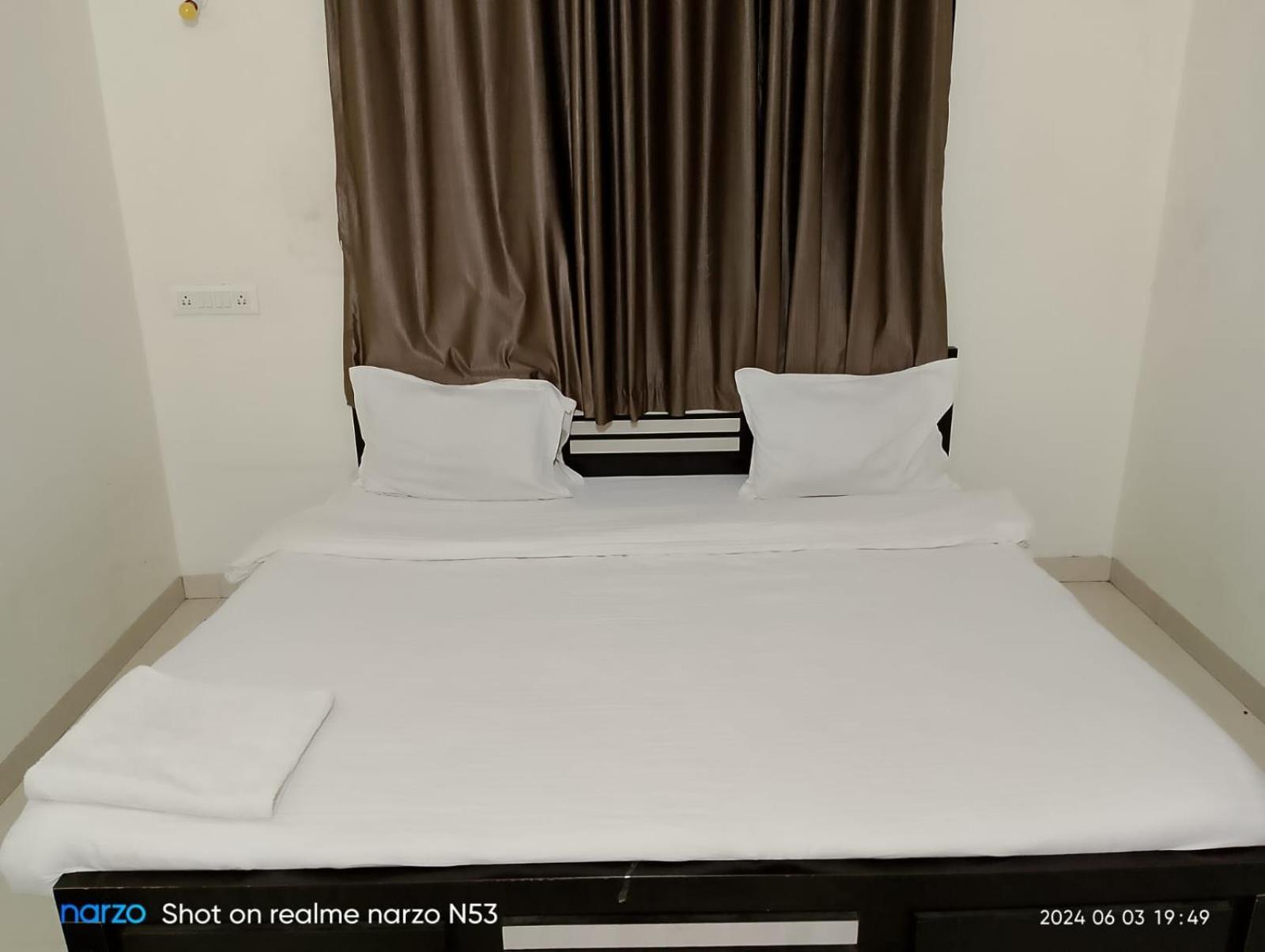 Blue Bell Homestay Лонавала Екстериор снимка