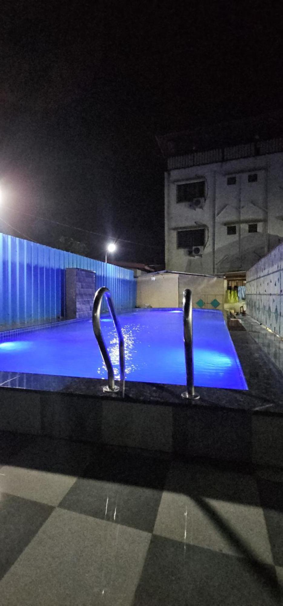 Blue Bell Homestay Лонавала Екстериор снимка