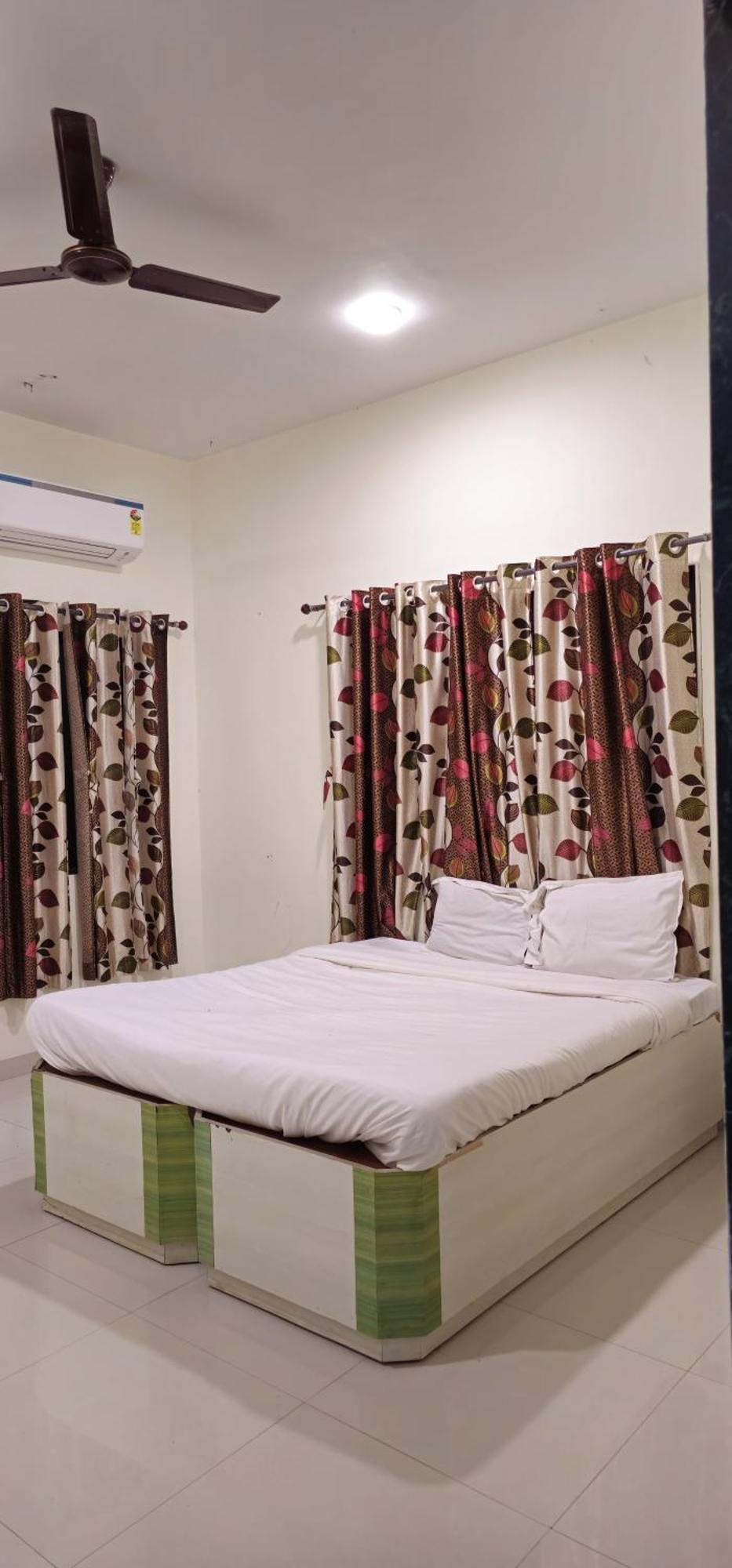 Blue Bell Homestay Лонавала Екстериор снимка
