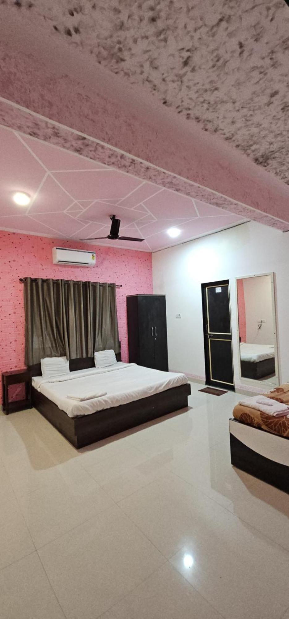 Blue Bell Homestay Лонавала Екстериор снимка
